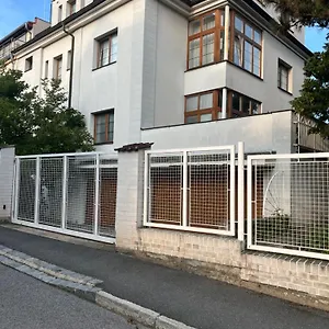 Sarka Apartment Prag